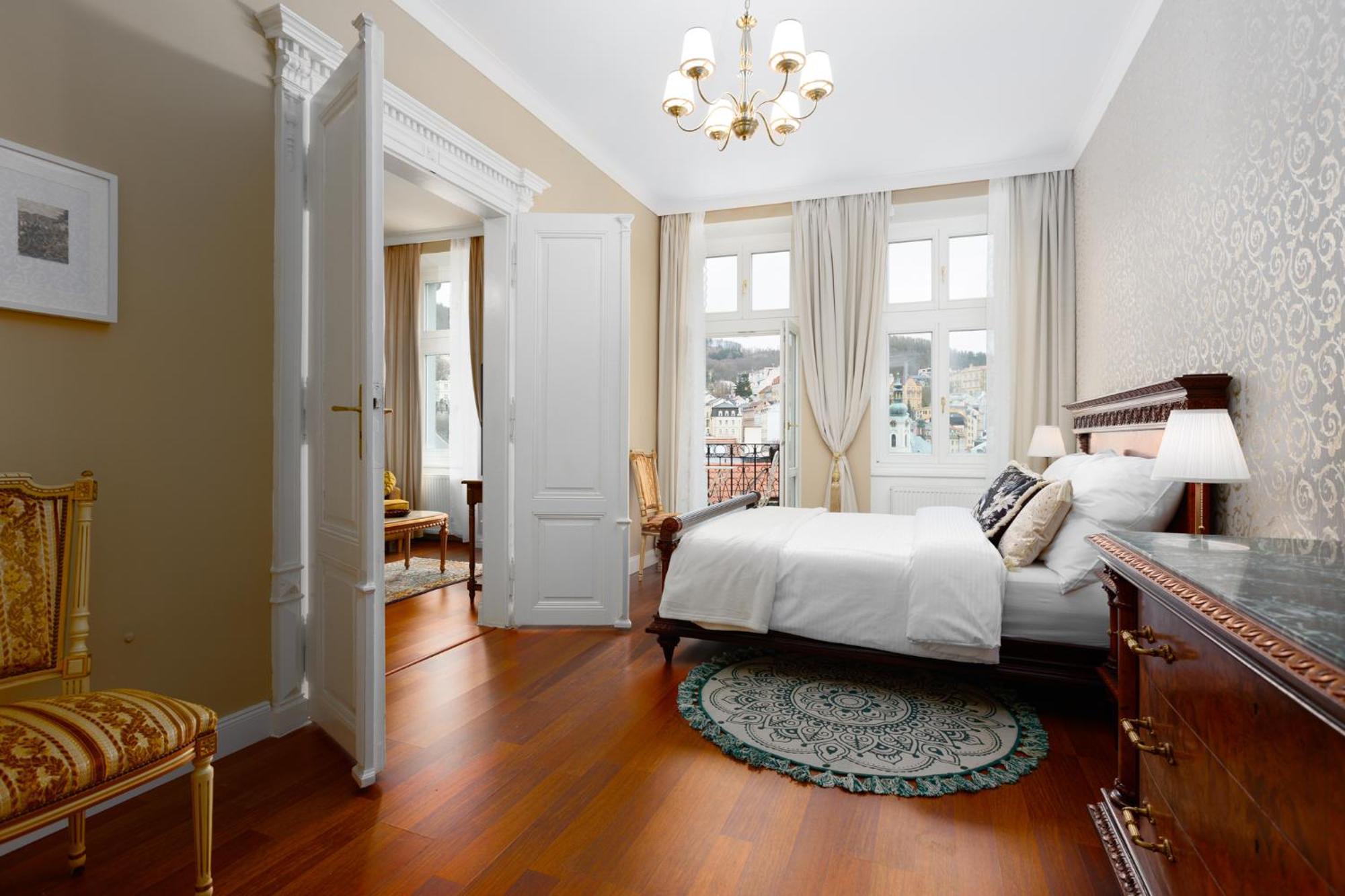 Rezidence Makart Apartment Karlovy Vary Bagian luar foto