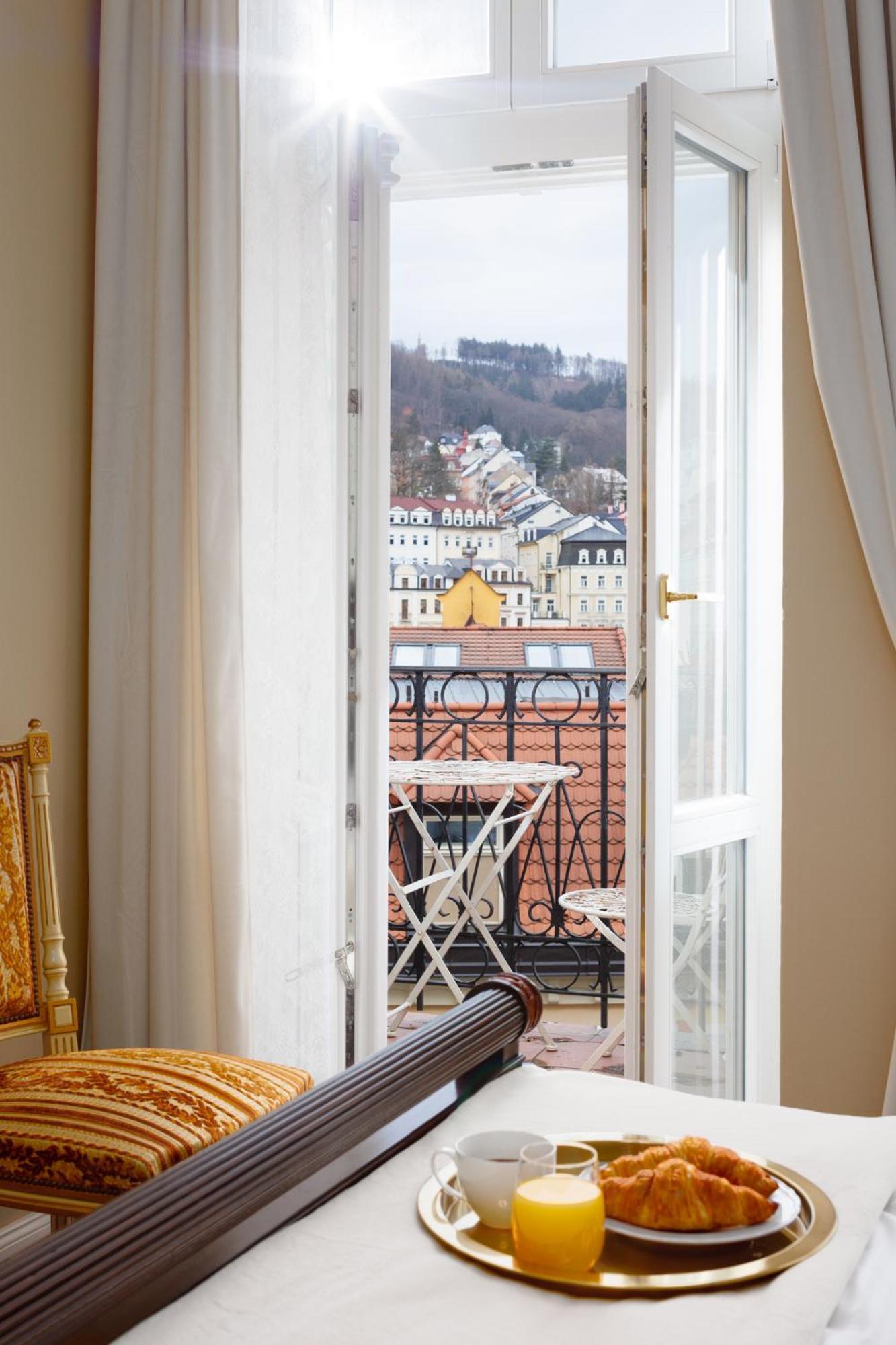 Rezidence Makart Apartment Karlovy Vary Bagian luar foto