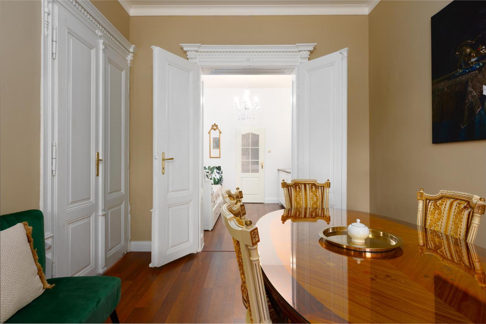 Rezidence Makart Apartment Karlovy Vary Bagian luar foto