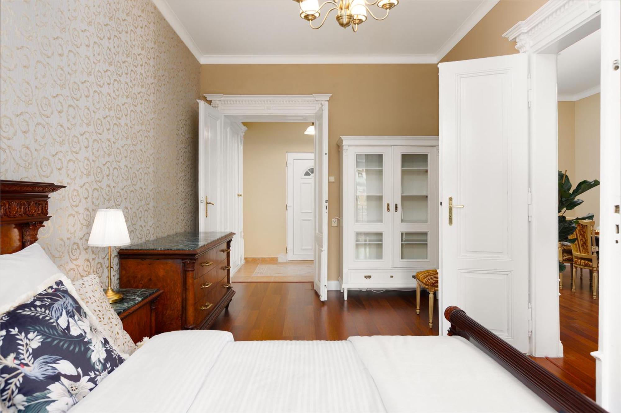 Rezidence Makart Apartment Karlovy Vary Bagian luar foto