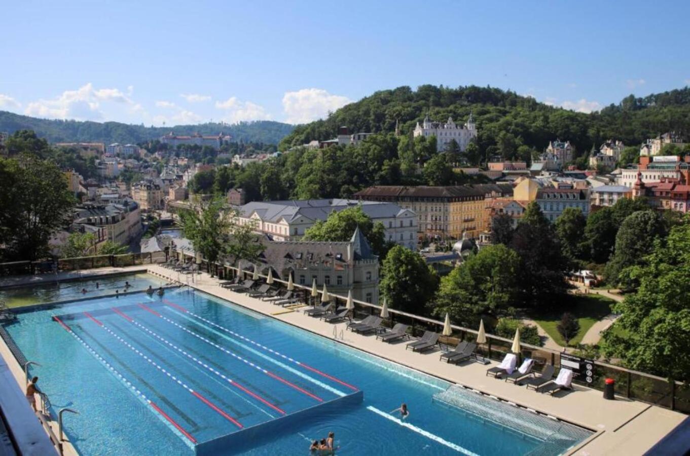 Rezidence Makart Apartment Karlovy Vary Bagian luar foto